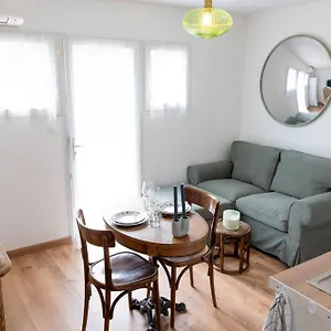 Appartement La Tiny - Sleep In